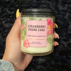B&BW Strawberry Pound Cake Candle